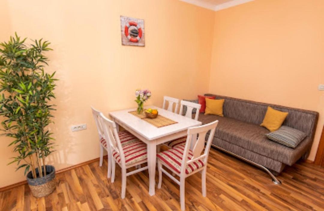 Apartmani Dubrava Podstrana Buitenkant foto